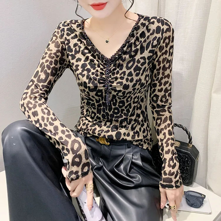 钉珠气质内搭网纱T恤女V领长袖打底衫2024秋冬新款修身显瘦上衣潮