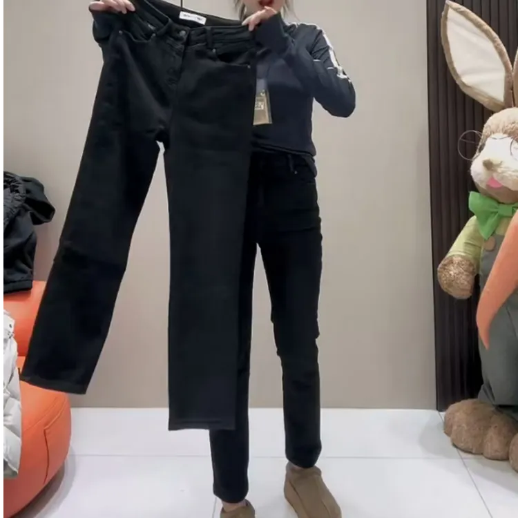梨形身材显瘦牛仔裤女秋冬季黑色弹力加绒加厚修身直筒烟管裤