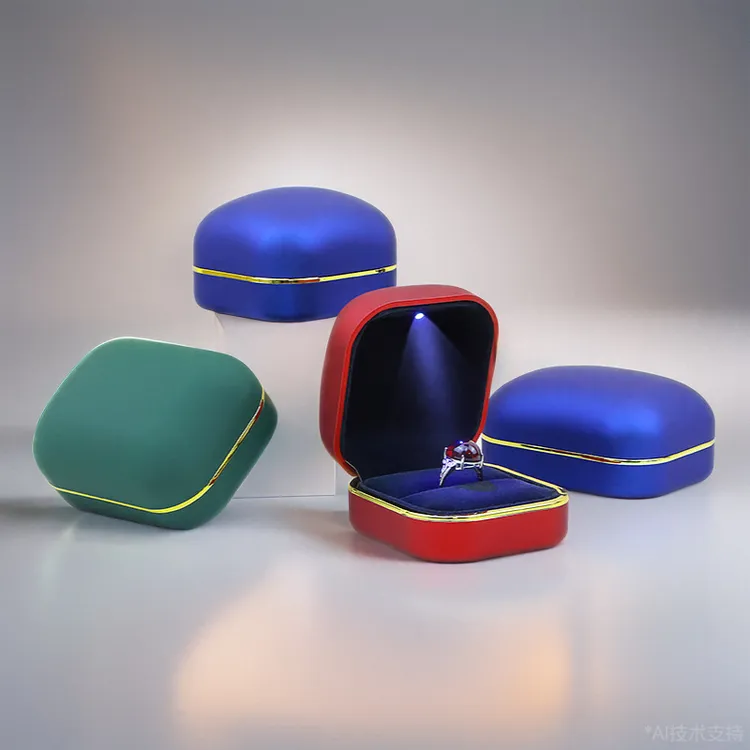 高级led戒指盒对戒吊坠盒项链盒珠宝盒饰品盒子带灯首饰盒收纳盒