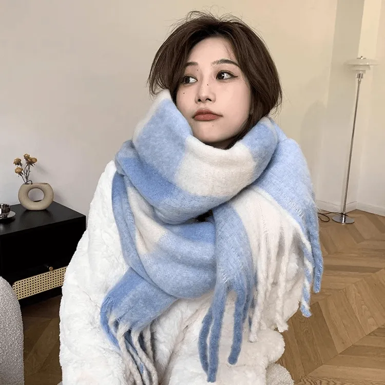 软糯马海毛围巾女2023新款秋冬季百搭加厚围脖两用保暖格子大披肩