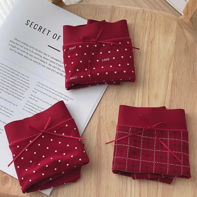 高弹力本命年酒红色内裤女生少女柔软舒适中腰甜美三角短裤属蛇年