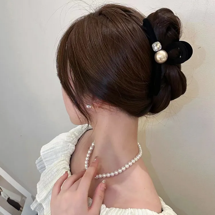 秋冬气质鲨鱼夹丝绒抓夹大号发卡高级感小香风发夹后脑勺百搭时尚