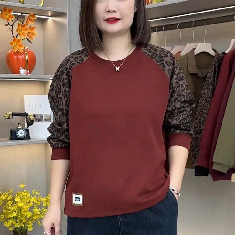 秋季新款时尚圆领豹纹擦肩袖拼接贴标时尚减龄宽松休闲女士卫衣