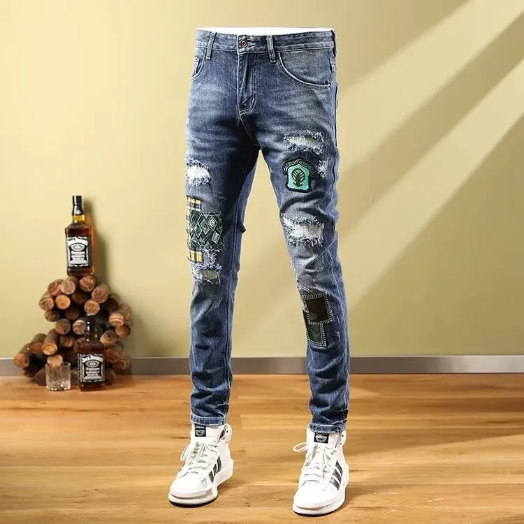 秋季时尚潮牌破洞牛仔裤男修身小脚百搭补丁乞丐裤子男日系复古男