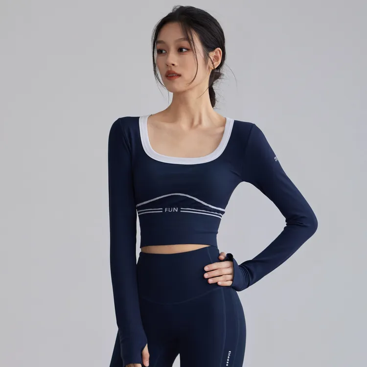 健身女孩瑜伽服含胸垫跑步修身短款运动上衣普拉提训练长袖秋冬款