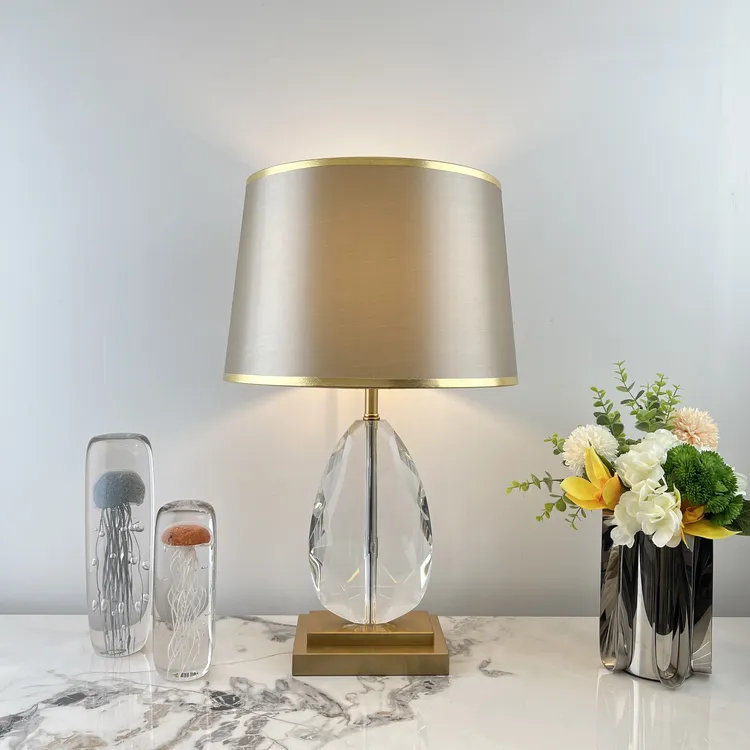 轻奢现代钻石水晶台灯欧式家用简约创意客厅装饰美式浪漫新中式灯