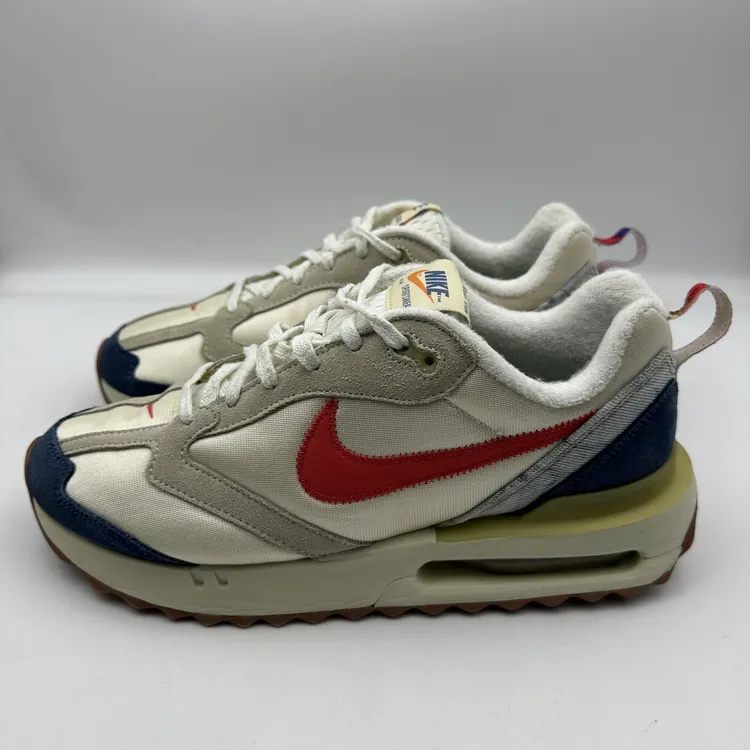 43码 很新 Nike Air Max Dawn 跑鞋 银色 公价899
