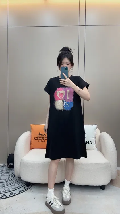 [爱心]2024夏季新款宽松休闲孕妇裙时尚设计感印花圆领长裙