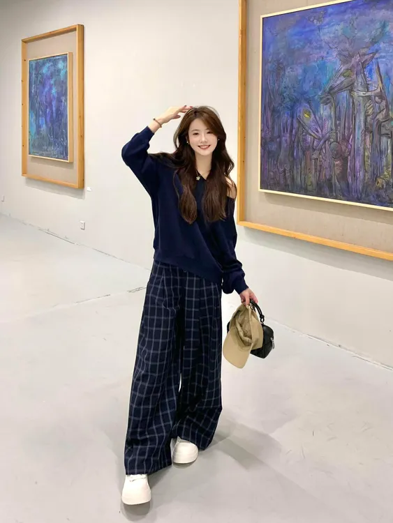 复古新款时尚打底T恤早秋设计感显瘦休闲不规则修身外搭上衣女