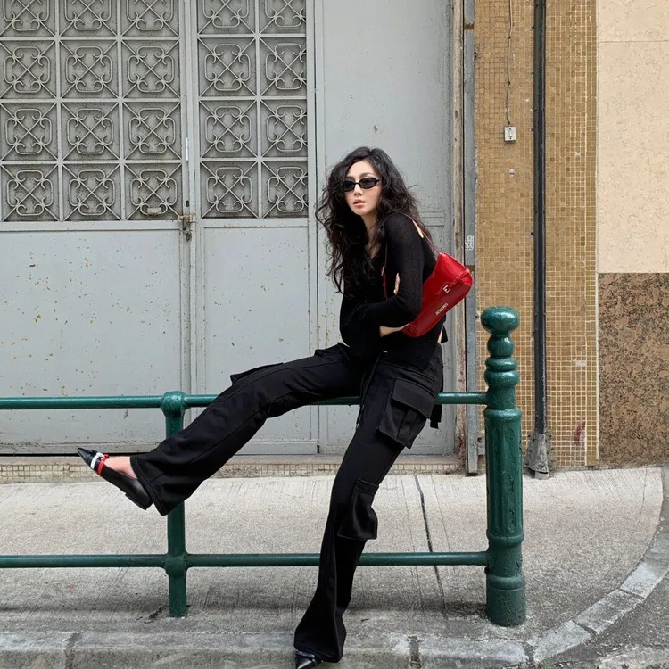 2024秋冬新款时尚针织套头上衣气质显瘦露背设计感洋气休闲百搭