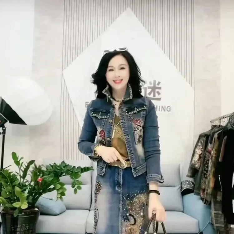 欧洲站2024春秋新款重工钉珠刺绣时尚修身百搭加绒牛仔外套牛潮版