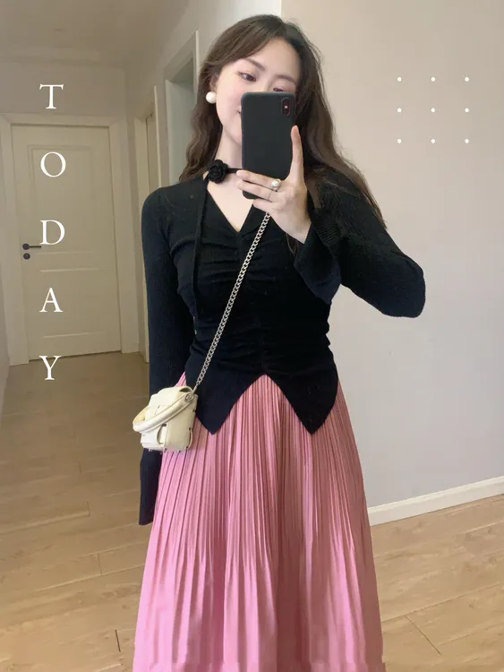 早秋穿搭一整套温柔风气质V领针织上衣女粉色百褶裙两件套装女潮