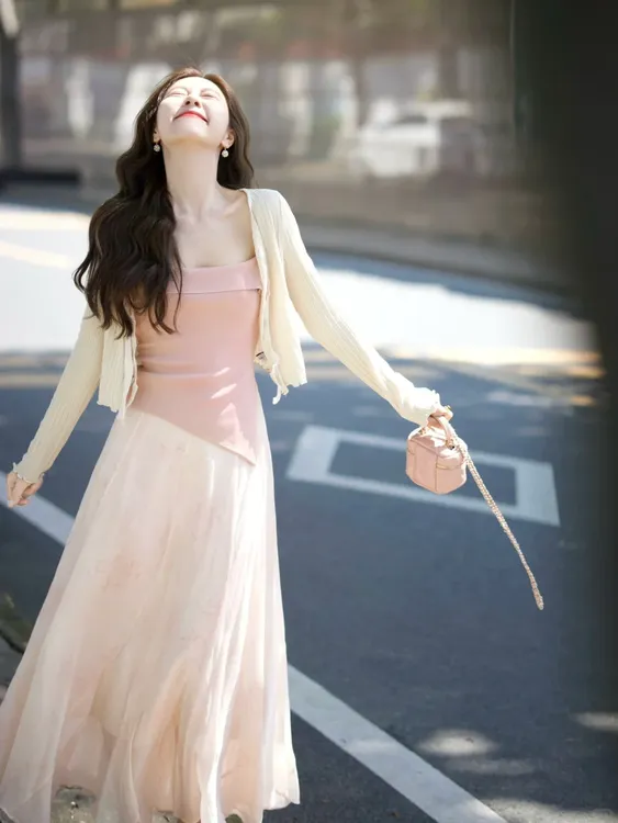 早春温柔风气质甜美搭配一整套慵懒风复古开衫上衣半身裙三件套装