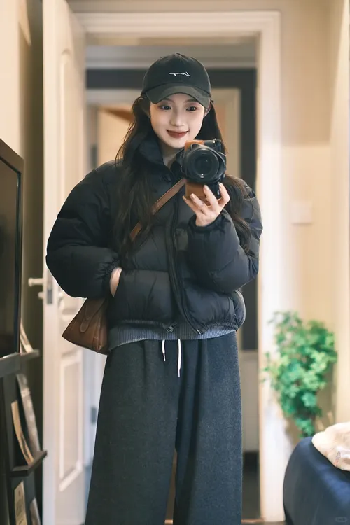 2024秋冬新款韩系穿搭高级感黑色棉服外套女搭配休闲裤显瘦两件套
