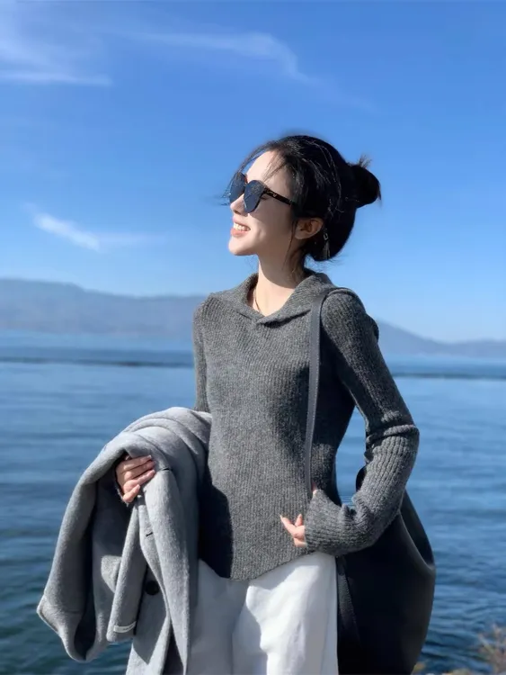 2024秋冬新款设计感不规则弧形下摆连帽上毛衣女休闲裤显瘦两件套