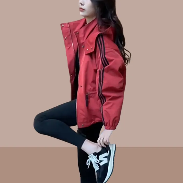 户外休闲冲锋衣连帽外套女春秋新款2025小个子时尚百搭开衫上衣服