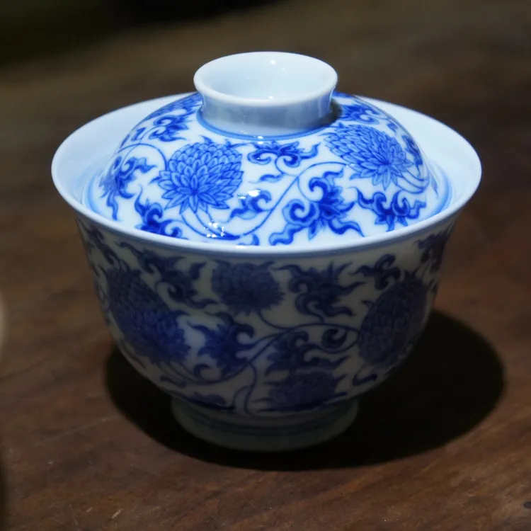 柴窑缠枝青花两才盖碗