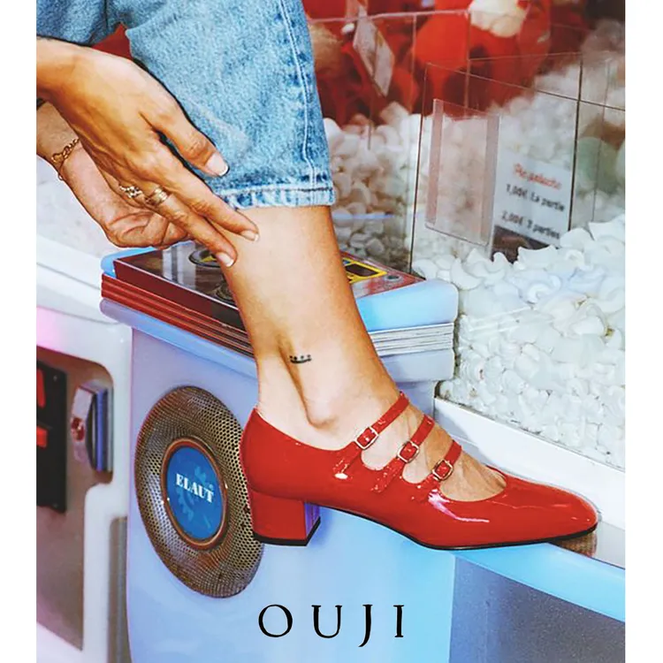偶寄浅口玛丽珍鞋粗跟复古赫本鞋三条搭扣带中跟单鞋女洛丽塔鞋