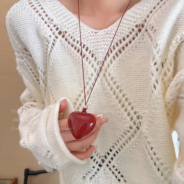非金属皮质项链 长款爱心吊坠毛衣链女秋冬高级感百搭卫衣链YV677