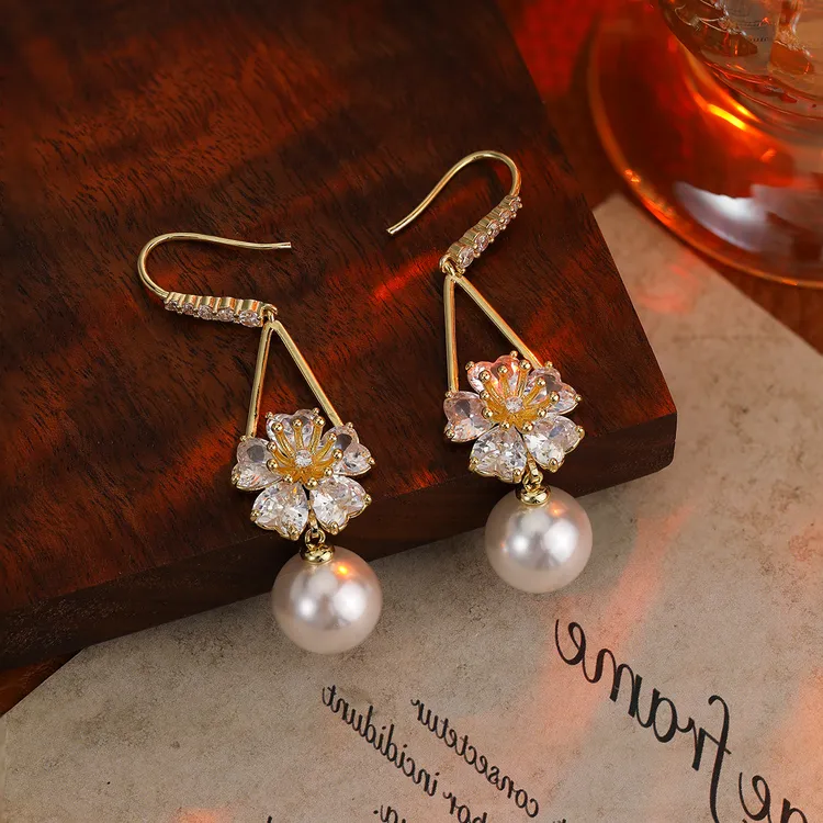 铜合金耳饰 （26号）秋冬新款时尚珠珠耳钩女人味十足耳饰