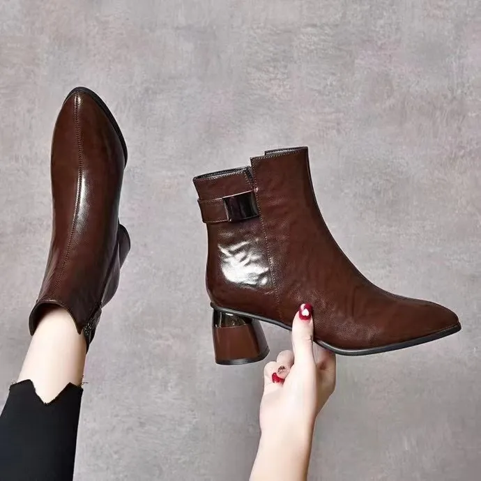 LP秋冬季加绒保暖复古粗跟加绒时尚百搭冬季女靴加绒女靴秋冬短靴