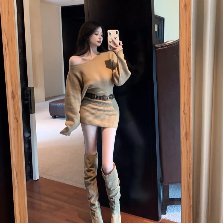 休闲慵懒风时尚针织连衣裙女秋季内搭收腰显瘦打底露肩短款包臀裙