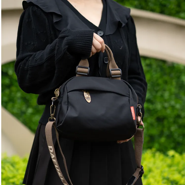 达芙露迪全新2025年大容量秋冬新款简约便携布包防泼水单肩斜挎包