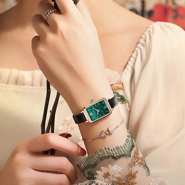 送老婆礼物ins女士手表女2024年新款网红小绿表防水小众石英腕表