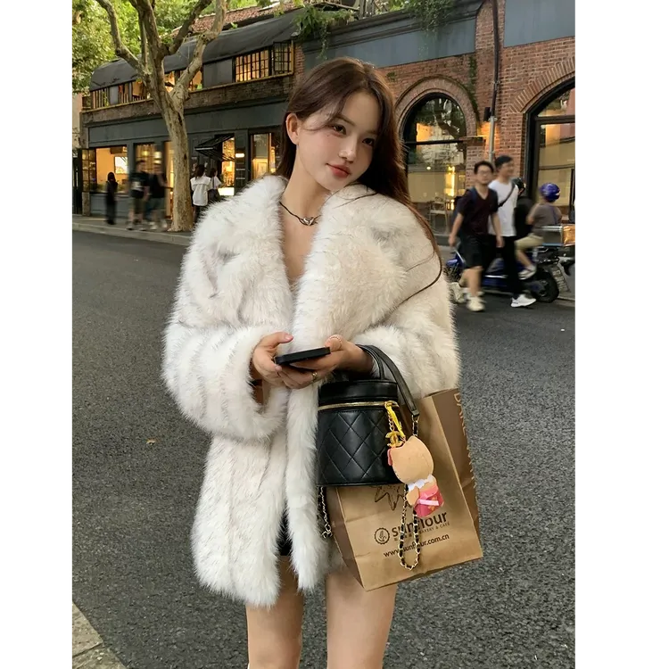 原创时尚设计宽松显瘦外套秋冬保暖休闲加厚女款网红冬季百搭