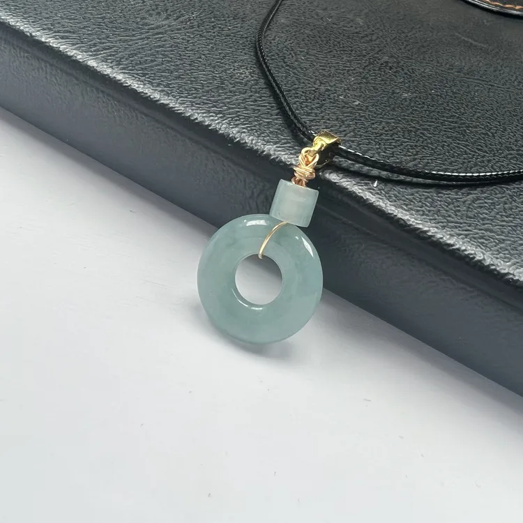新粉福利纯天然翡翠A货迷你甜甜圈冰种蓝色吊坠多样性发货锁骨链