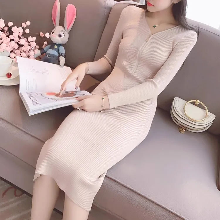 2025秋冬女装气质修身V领针织连衣裙中长款包臀过膝毛衣打底裙子