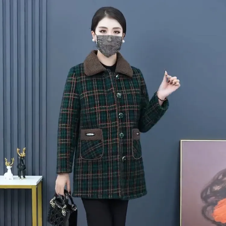 加肥加大妈妈装保暖衣加绒加厚遮肚显瘦减龄格子中长款外套棉服冬