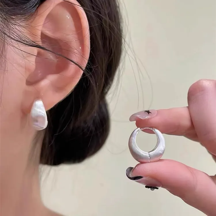合金耳饰 极简风拉丝银色简约耳环女小众设计感高级小巧耳钉耳扣