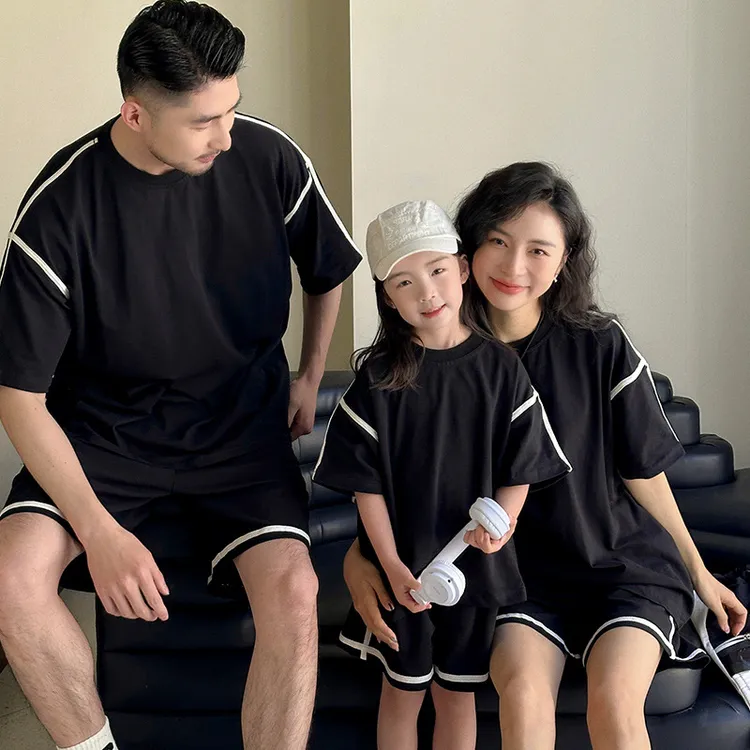时尚运动休闲亲子装套装韩版洋气短袖短裤一家三四口家庭装看球