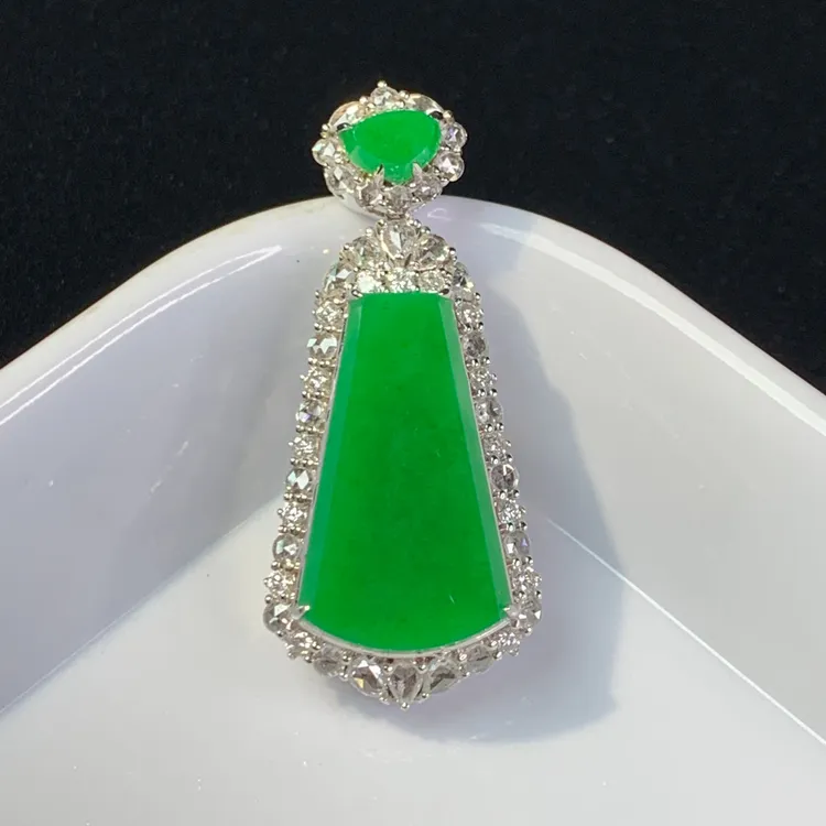 缅甸翡翠A货吊坠18k金镶嵌平安无事满绿时尚气质挂坠冰阳绿绿色