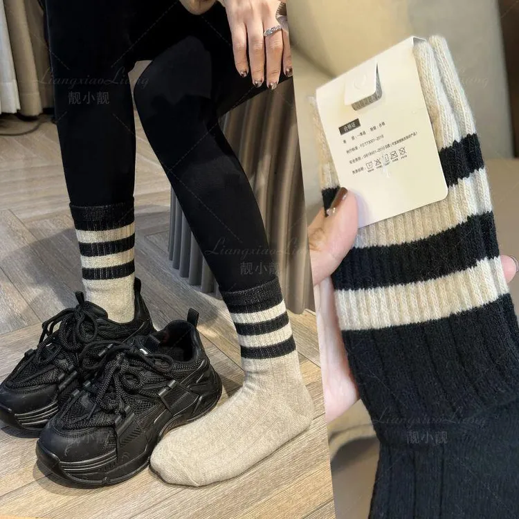 配鲨鱼裤的袜子女中筒袜秋冬条纹运动长筒袜春秋百搭学院风堆堆袜