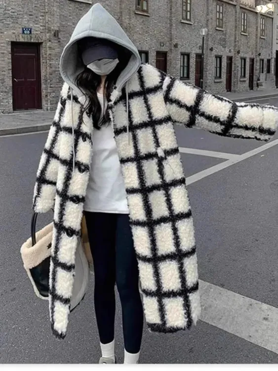 胖mm2-300斤高级感皮毛一体大衣女大码秋冬加厚长款连帽毛呢外套