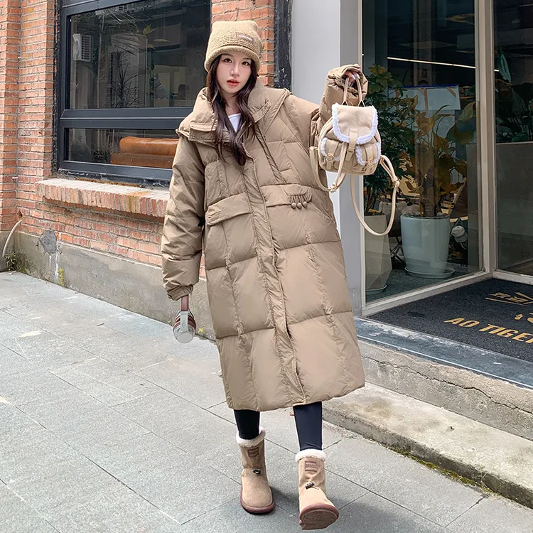 2024加肥加大码长款过膝羽绒服女200斤胖mm加厚宽松连帽外套300斤