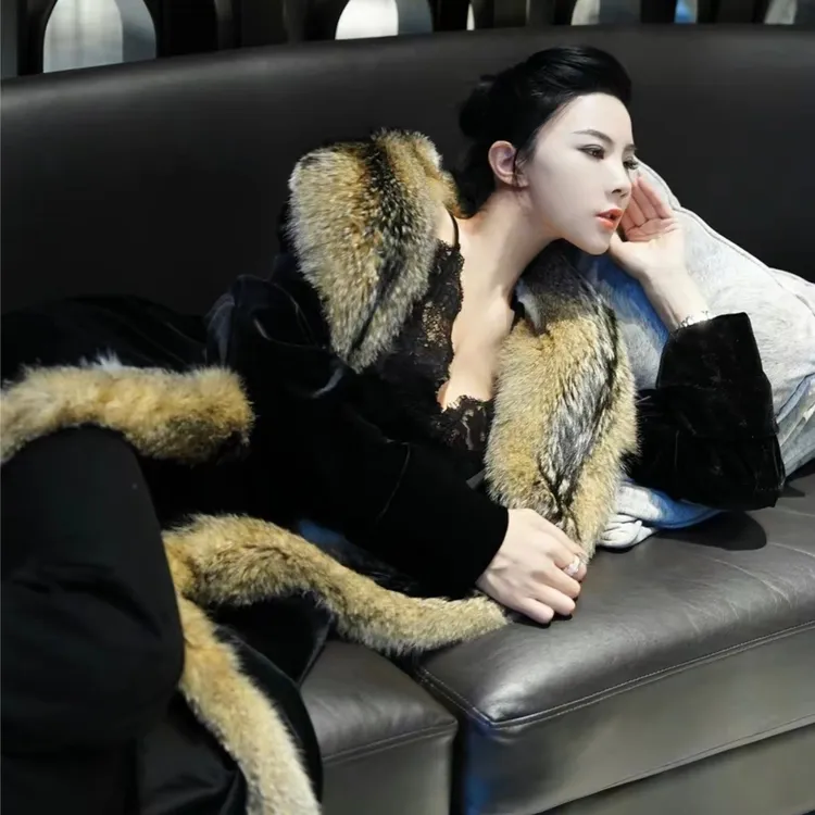 魏元高定/冬季美洲骆长款丝绒设计师大衣0784