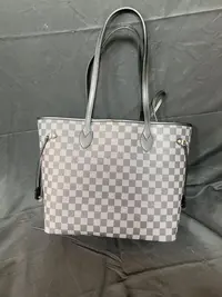 LQ-WITH-QUEEN真皮女包格子包黑色