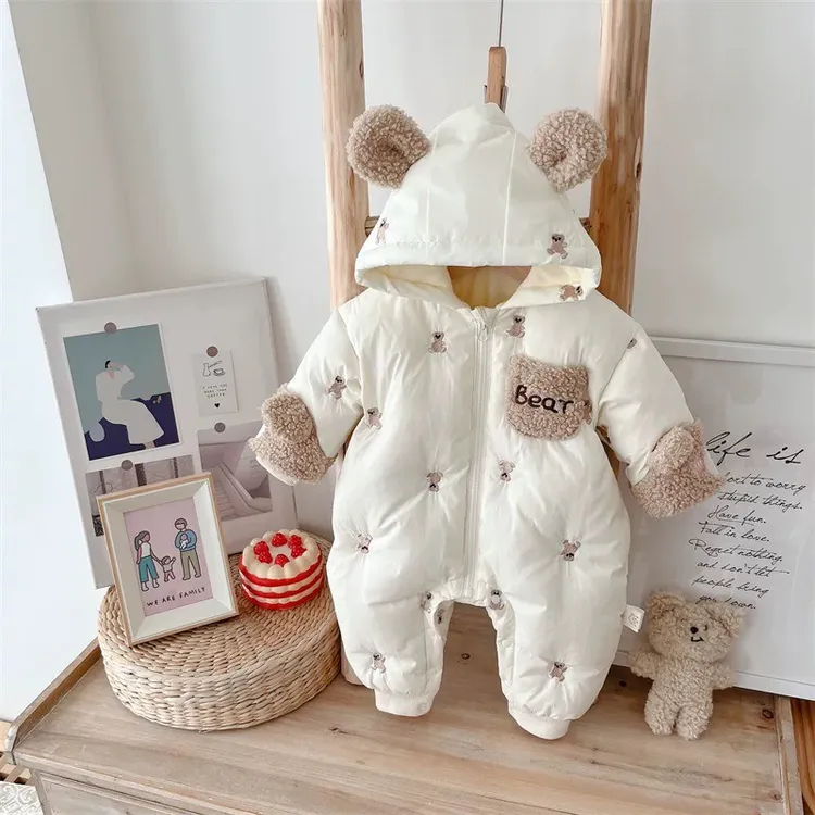 2025新款婴儿冬季棉服满绣小熊超萌可爱加绒加厚夹棉冬装外出服
