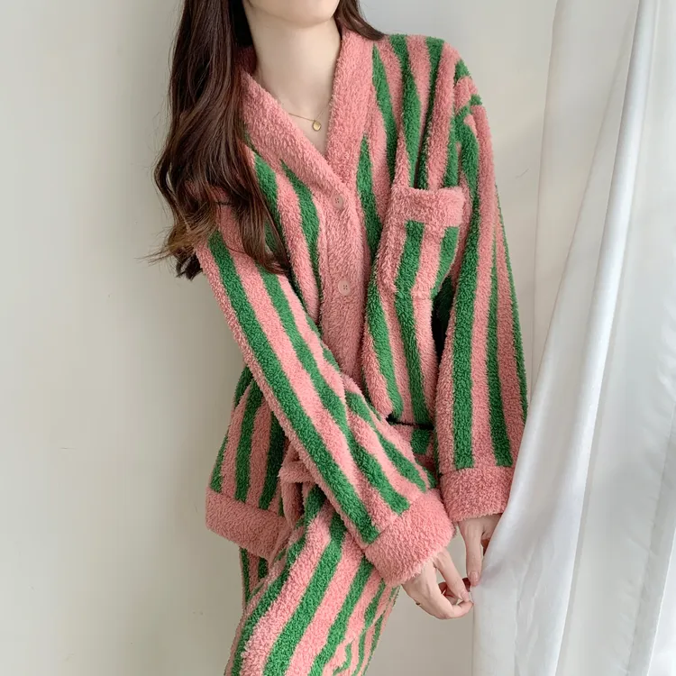 冬季开衫绒保暖加厚撞色条纹慵懒风时尚家宽松气质居服睡衣女套装