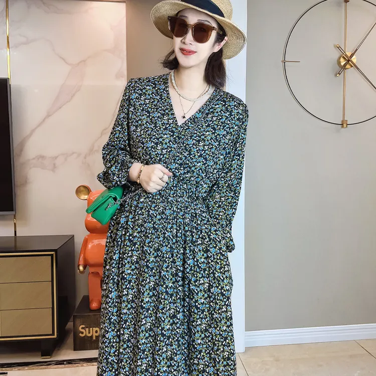长袖棉绸连衣裙复古碎花人造棉秋夏季收腰显瘦中长款宽松微胖裙