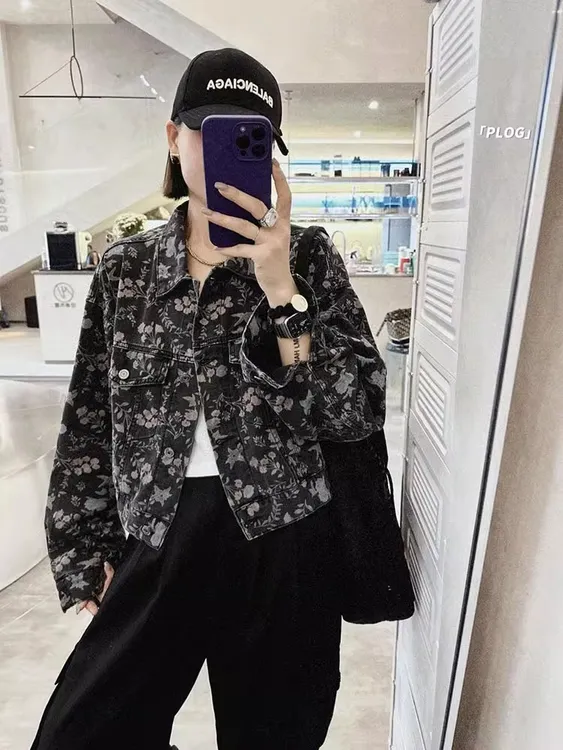 2025早秋新款气质显瘦遮肉网红减龄通勤时尚洋气黑色短款外套女潮