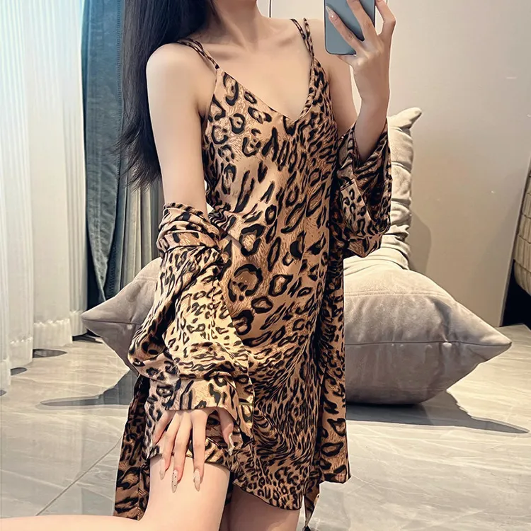 【小野猫】性感豹纹韩版显瘦气质露背宽松时尚蕾丝大码印花网红睡裙
