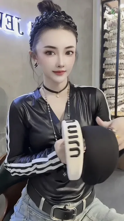 拼色v领打底衫女2025新款秋冬季小个子设计感酷飒拽姐长袖t恤上衣