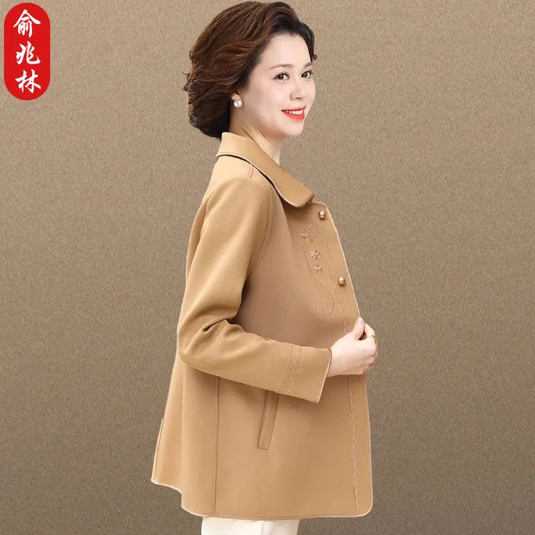 俞兆林中年妈妈春季洋气时尚大码上衣中老年女春秋绣花民族风衣服