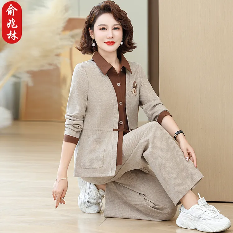 俞兆林中年妈妈秋装时尚运动套装中老年女春秋休闲外套上衣两件套