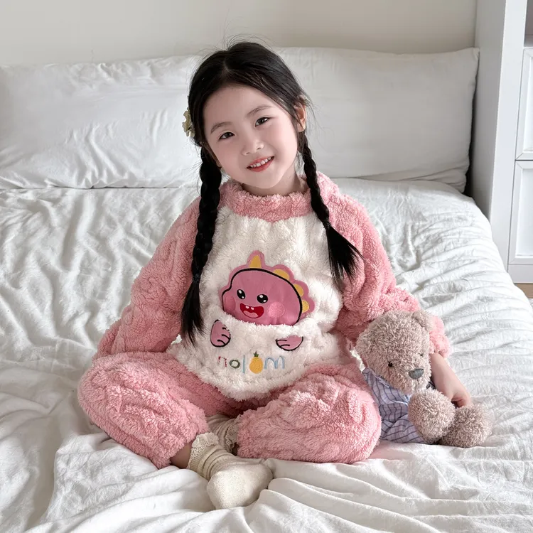 秋冬季儿童法兰绒睡衣加厚保暖男女童珊瑚绒家居服宝宝冬天套装