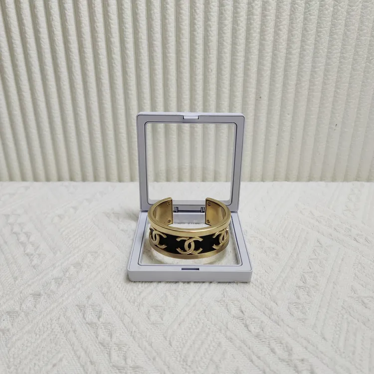 95新 Chanel/香奈儿  女士经典时尚百搭B16B秀款手镯手环二奢饰品